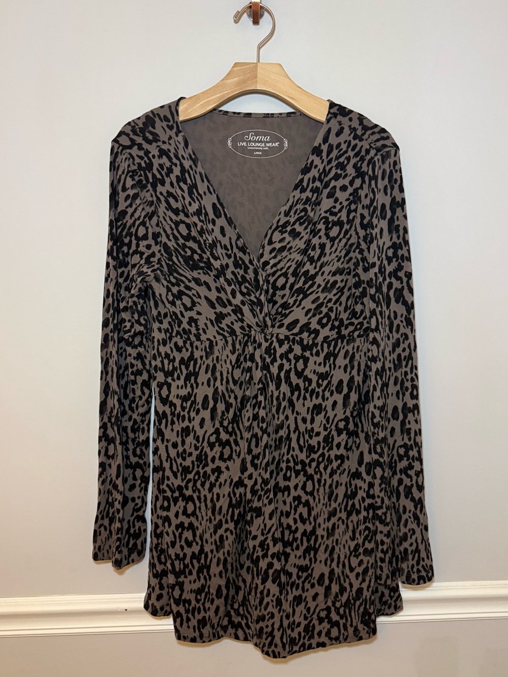 Soma Live Lounge Wear Twist-Front Tunic soft material Top. L